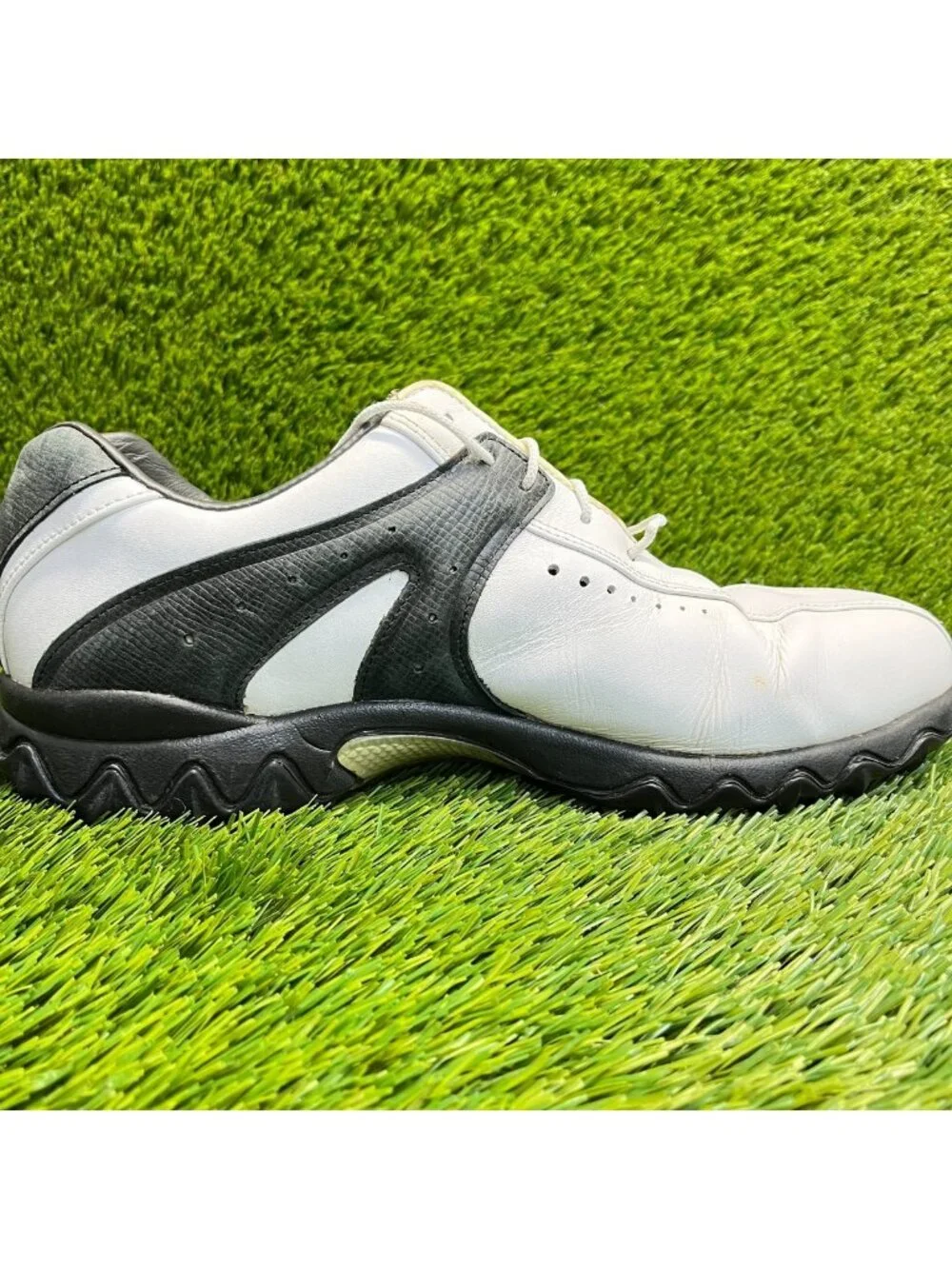 FootJoy Contour Series Mens Size 10 White Black Leather Outdoor Golf Cleats